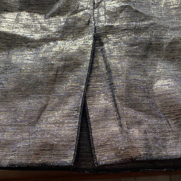 Dolce & Gabbana metallic skirt. Perfect pre-owned condition. - Picture 7 of 8